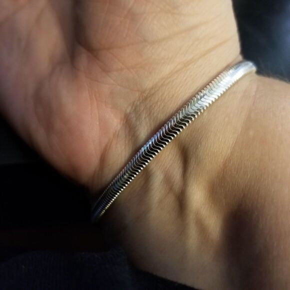 SterlingĀ SilverāSnakeāHerringboneāChaināBracelet - Picture 3 of 11